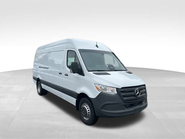 New 2025 Mercedes-Benz Sprinter 4500 image 7