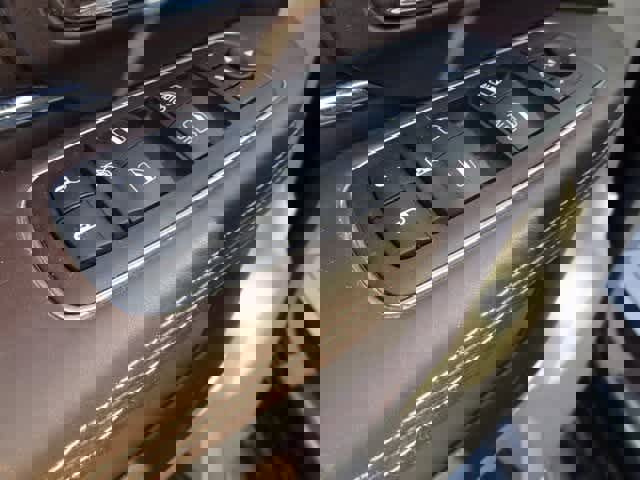 Used 2018 RAM 3500 Laramie Longhorn image 12