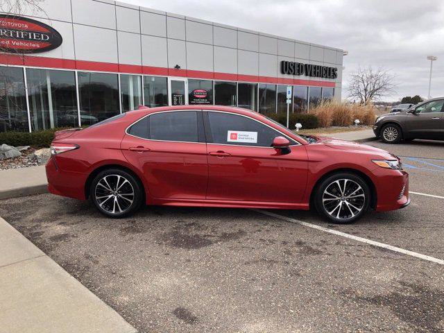 Certified 2019 Toyota Camry SE image 3