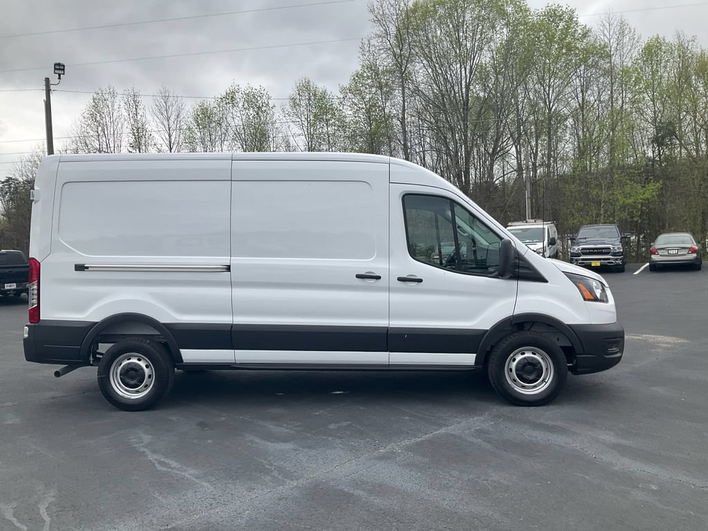 New 2026 Ford Transit 250 148 Medium Roof RWD image 4