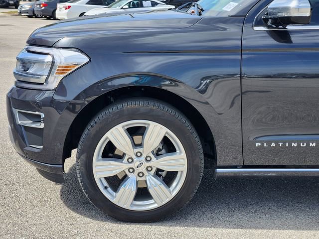 Used 2024 Ford Expedition Platinum image 5