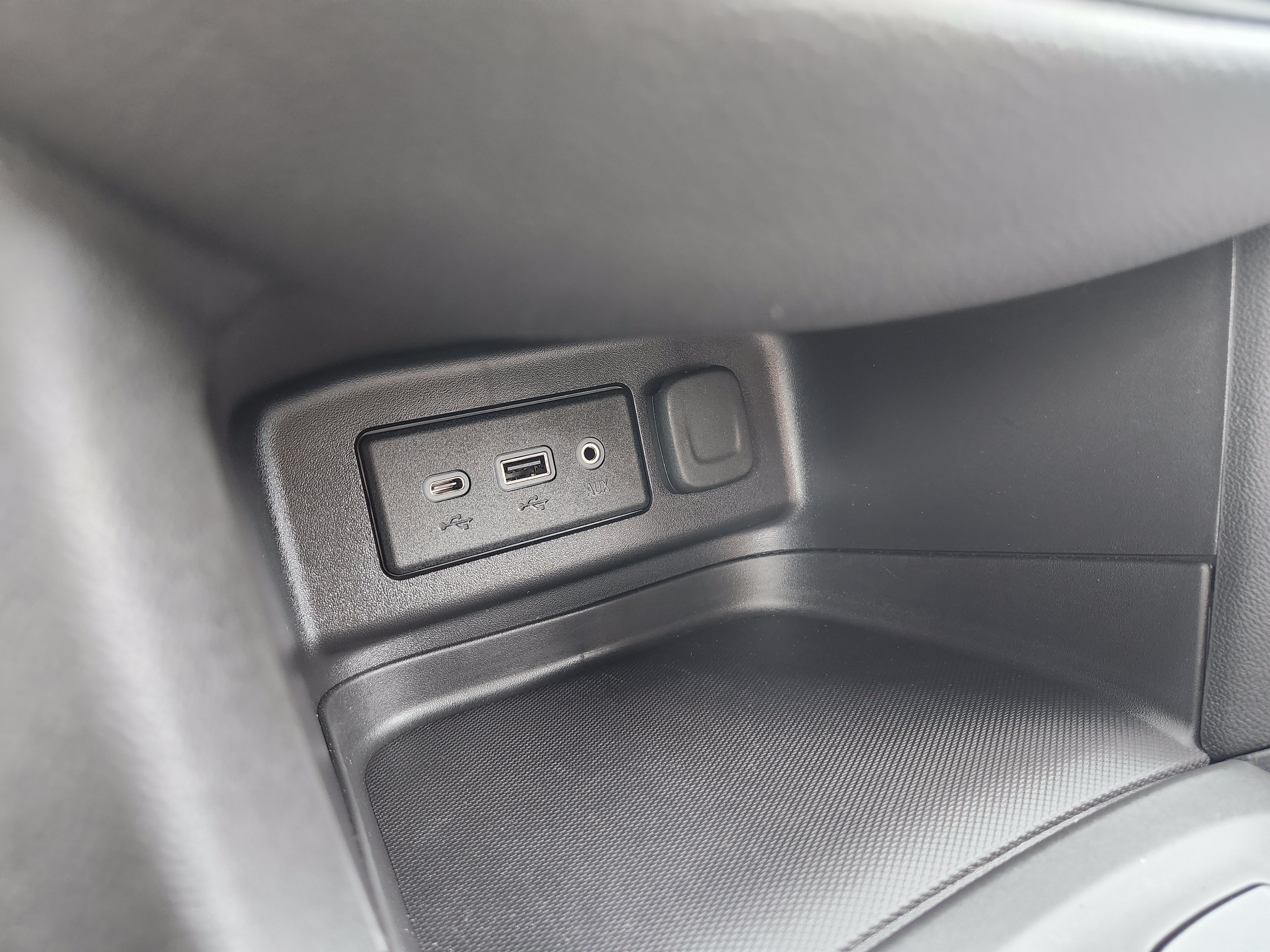 Used 2024 Chevrolet Equinox LT FWD image 9
