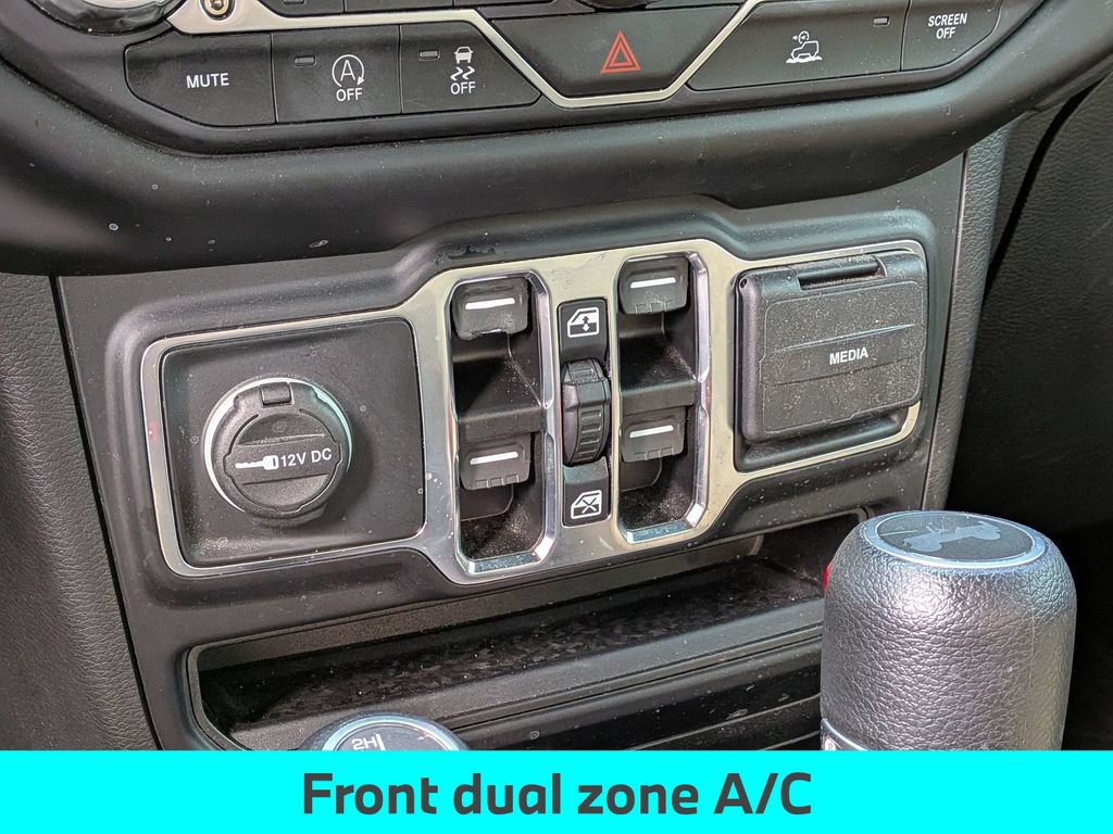 Used 2022 Jeep Wrangler Unlimited Sahara w/ LED Lighting Group AWD/4WD image 19