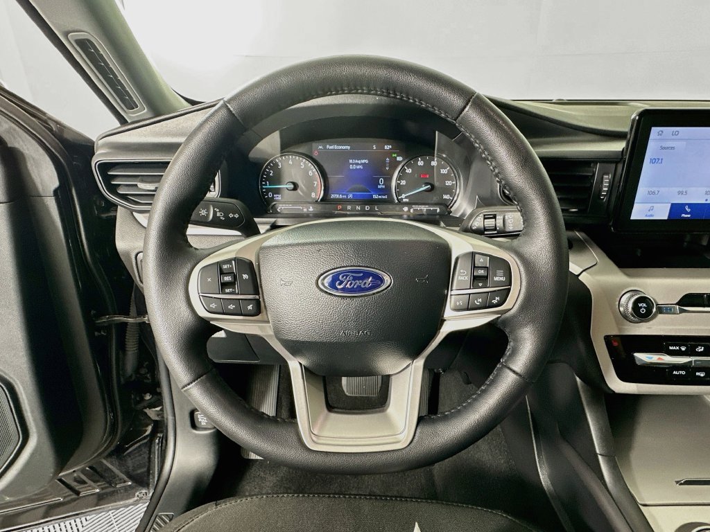 Used 2024 Ford Explorer XLT RWD image 11