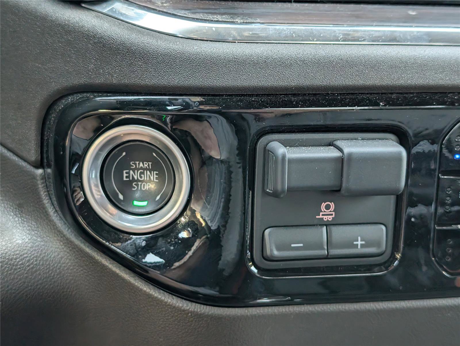 Used 2024 GMC Sierra 1500 SLT w/ SLT Premium Package AWD/4WD image 21