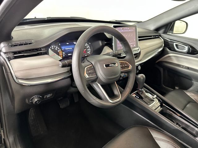 Used 2024 Jeep Compass Limited image 13