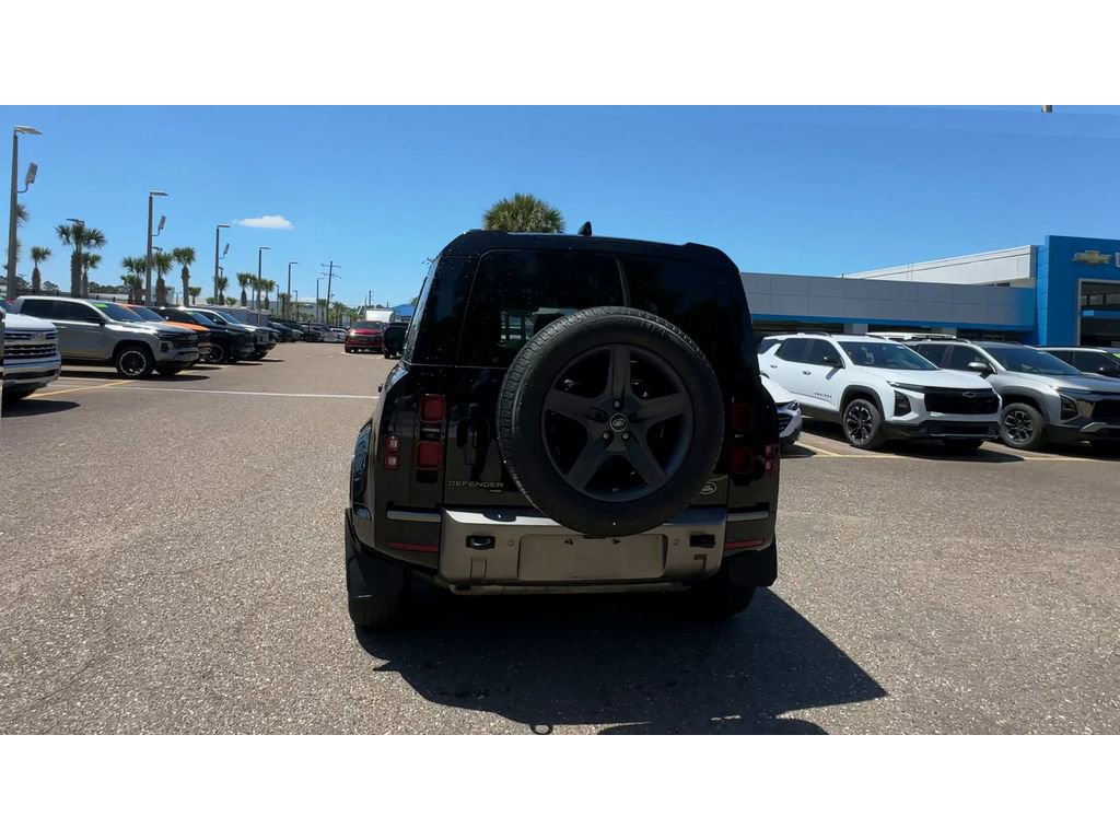 Used 2021 Land Rover Defender 110 X-Dynamic SE AWD/4WD image 7