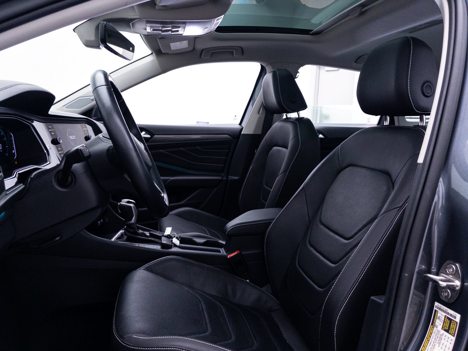 Used 2023 Volkswagen Jetta SEL FWD image 19