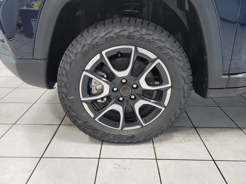 New 2026 Jeep Compass Trailhawk w/ Sun, Sound & Navigation Group AWD/4WD image 33