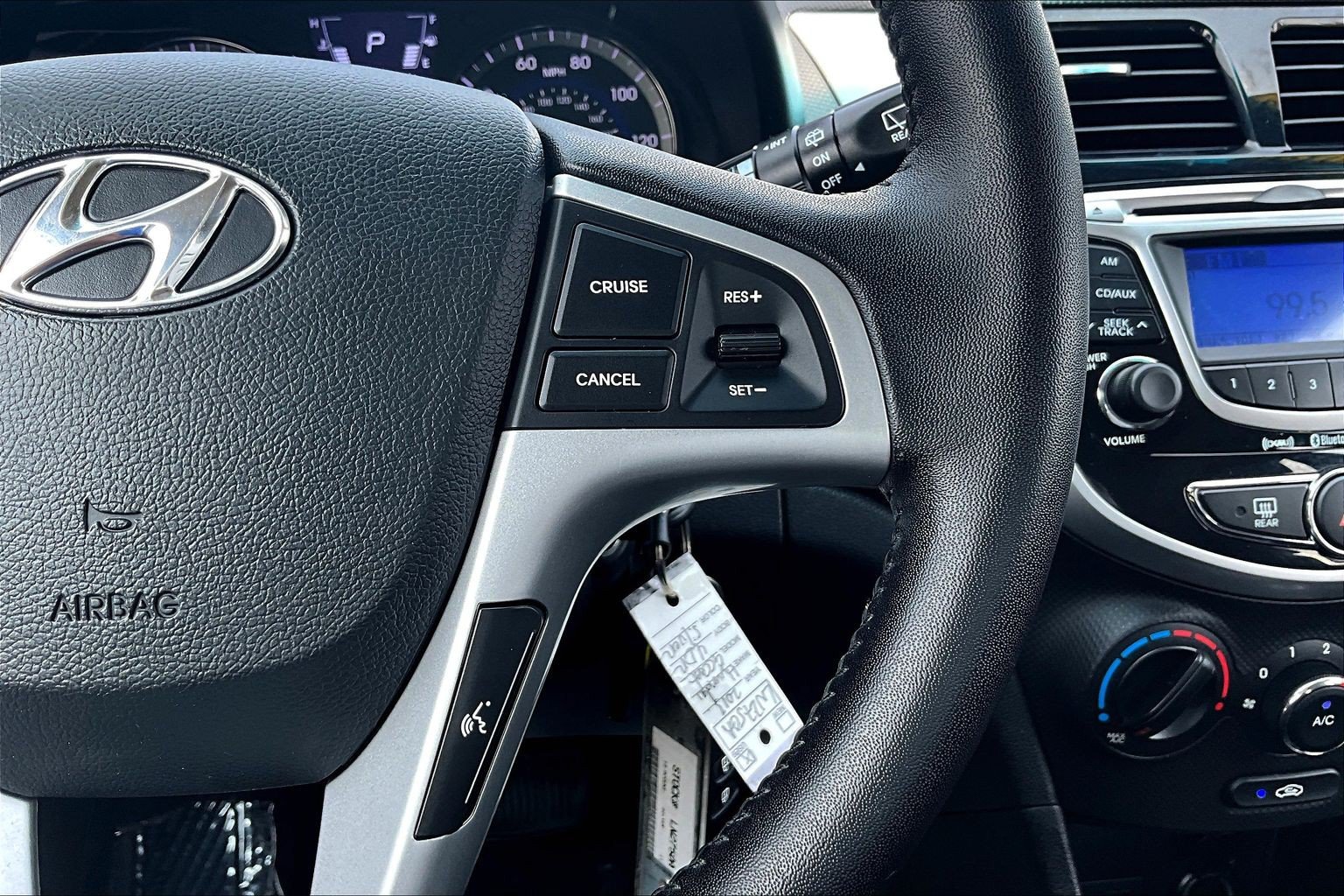 Used 2013 Hyundai Accent SE FWD image 20