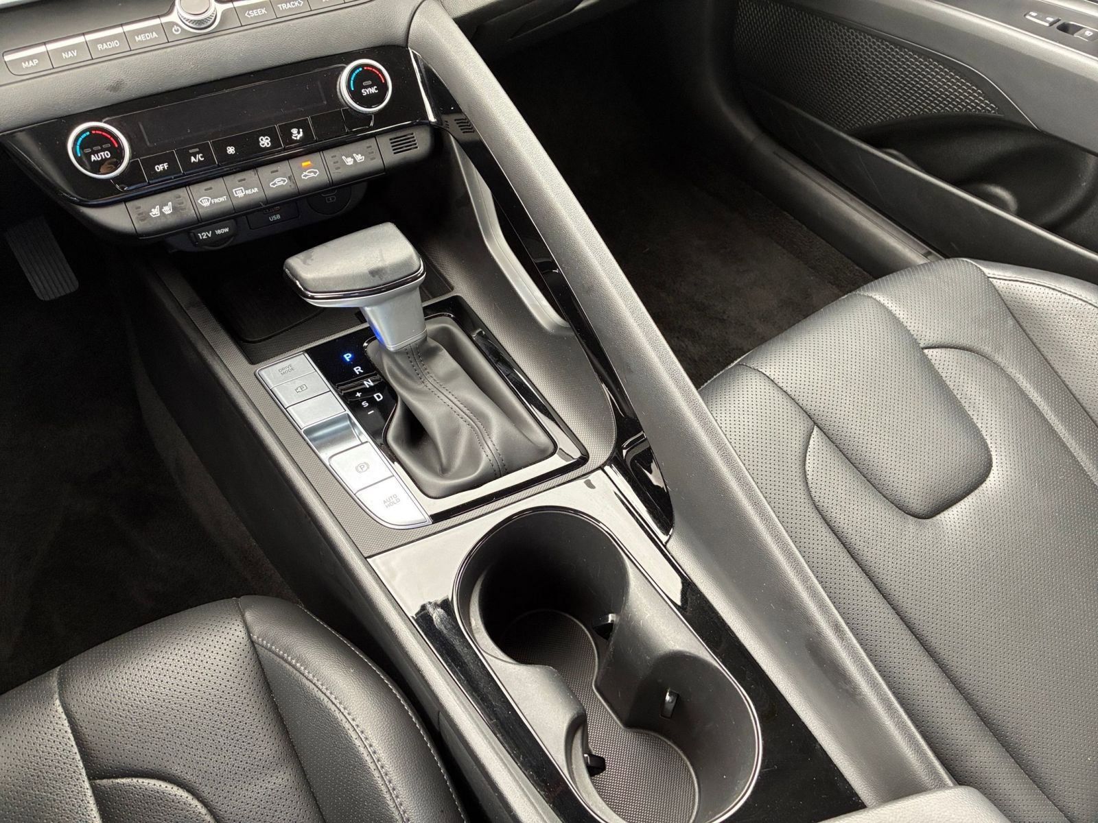 Used 2025 Hyundai Elantra Limited image 43