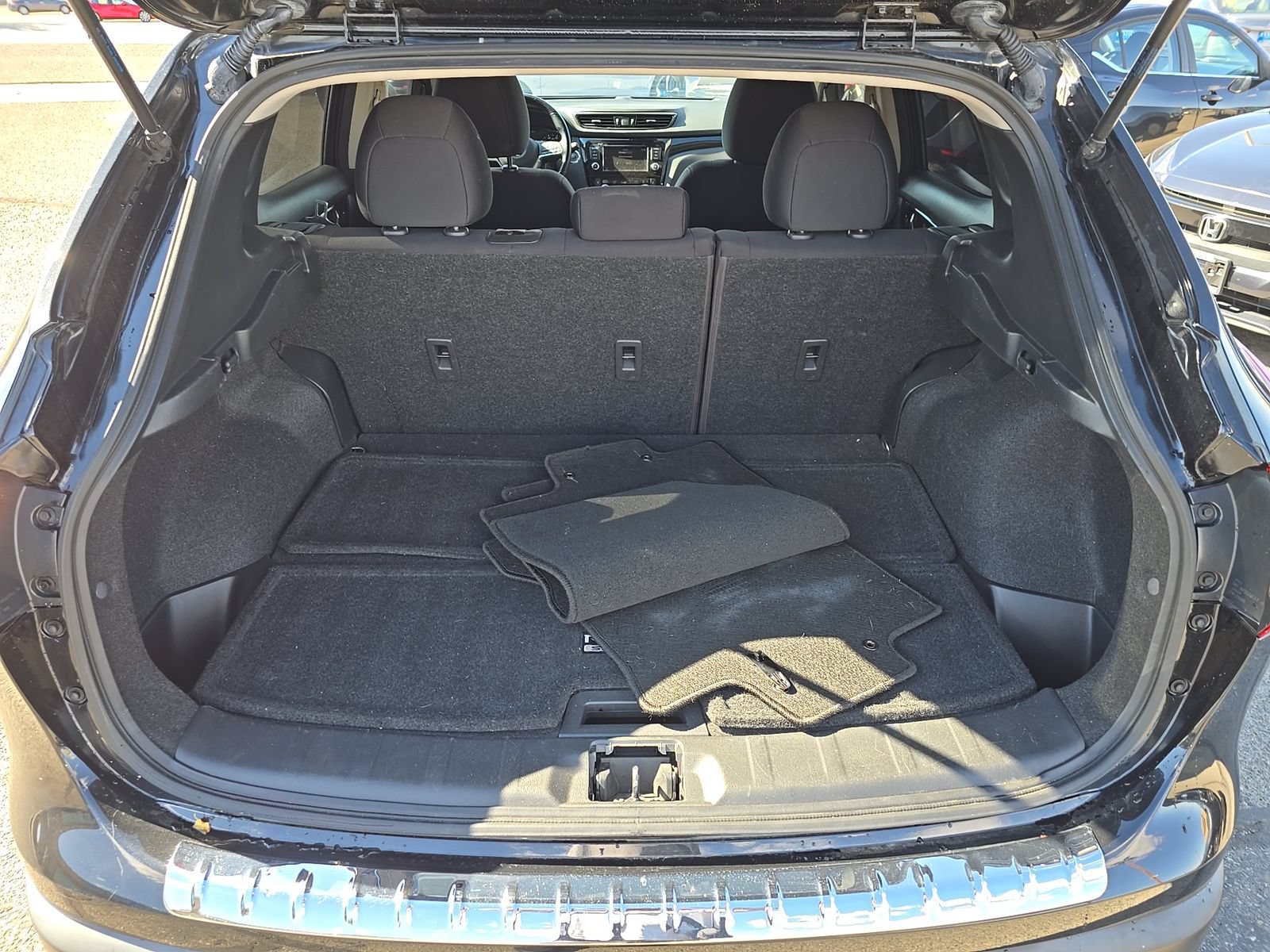 Used 2022 Nissan Rogue Sport SV FWD image 7