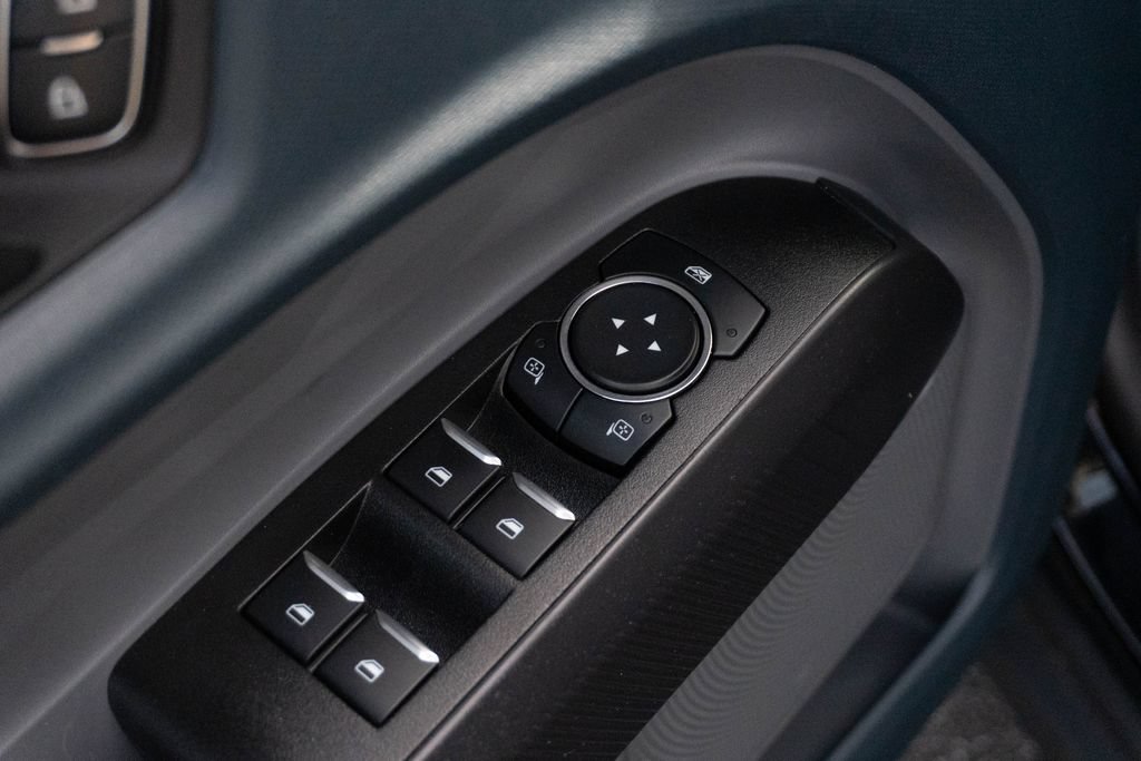 Used 2023 Ford Maverick Lariat w/ Black Appearance Package FWD image 16