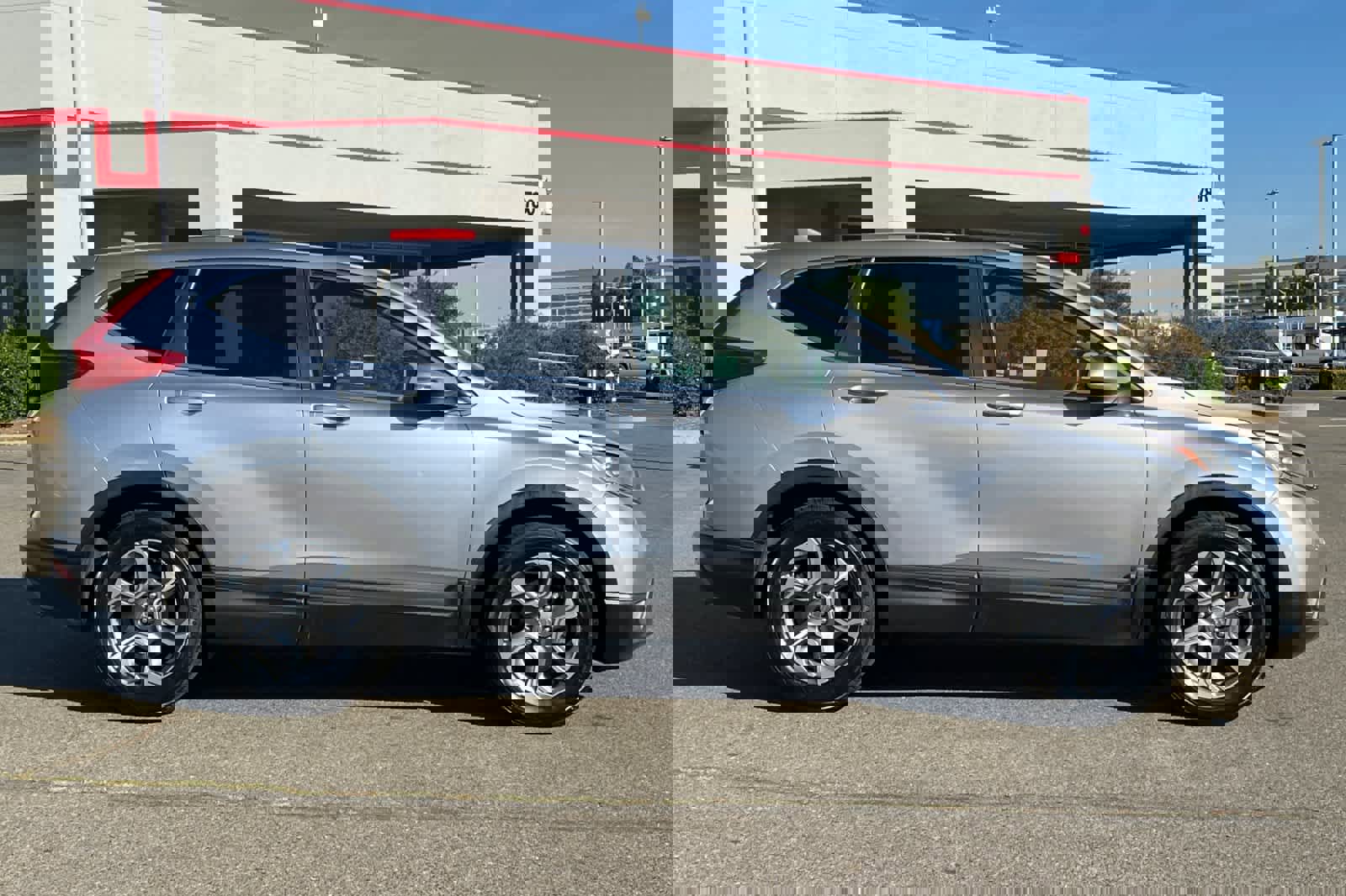 Used 2018 Honda CR-V EX image 6