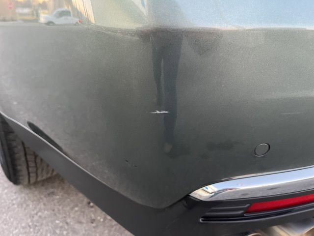 Used 2023 Chevrolet Suburban Premier image 8