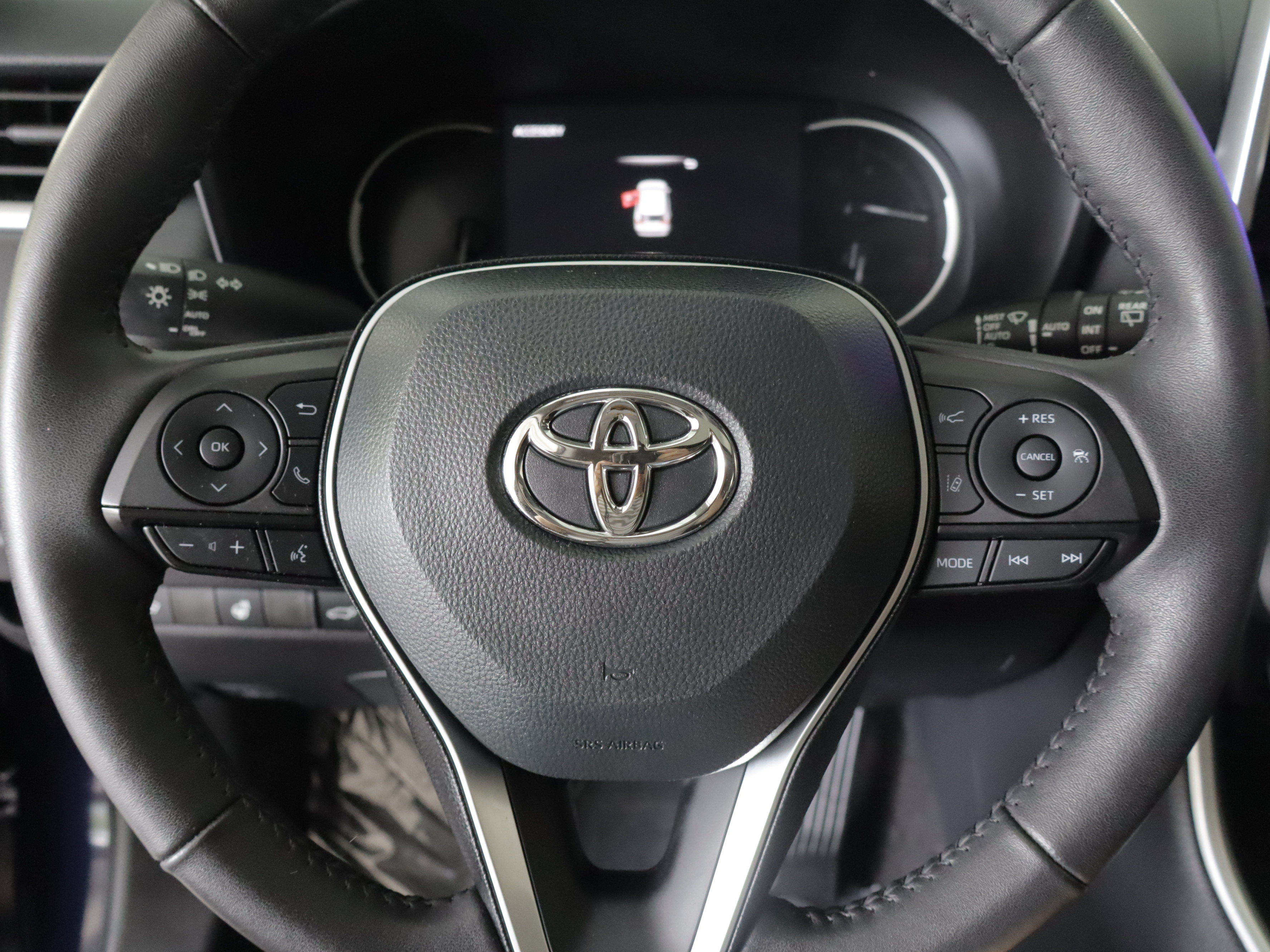 Used 2025 Toyota RAV4 XLE w/ Convenience Package AWD/4WD image 14