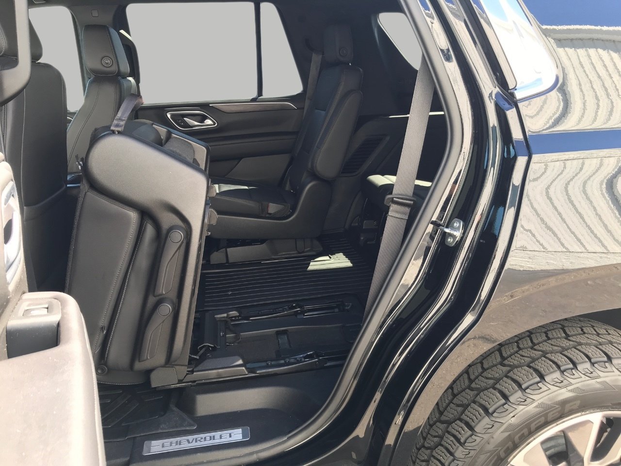 Used 2021 Chevrolet Tahoe LT w/ LT Signature Package AWD/4WD image 29