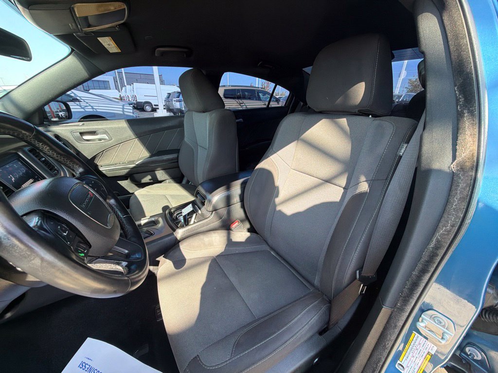 Used 2020 Dodge Charger SXT w/ Blacktop Package RWD image 12