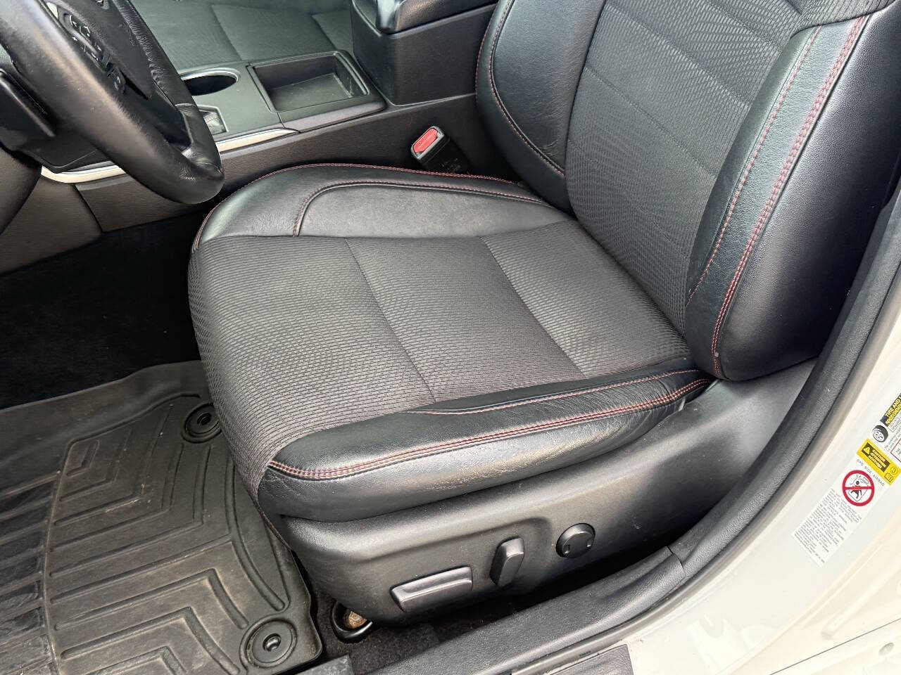 Used 2017 Toyota Camry SE FWD image 22