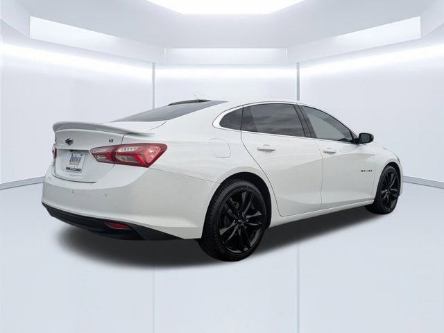Used 2022 Chevrolet Malibu LT w/ Leather Package image 3