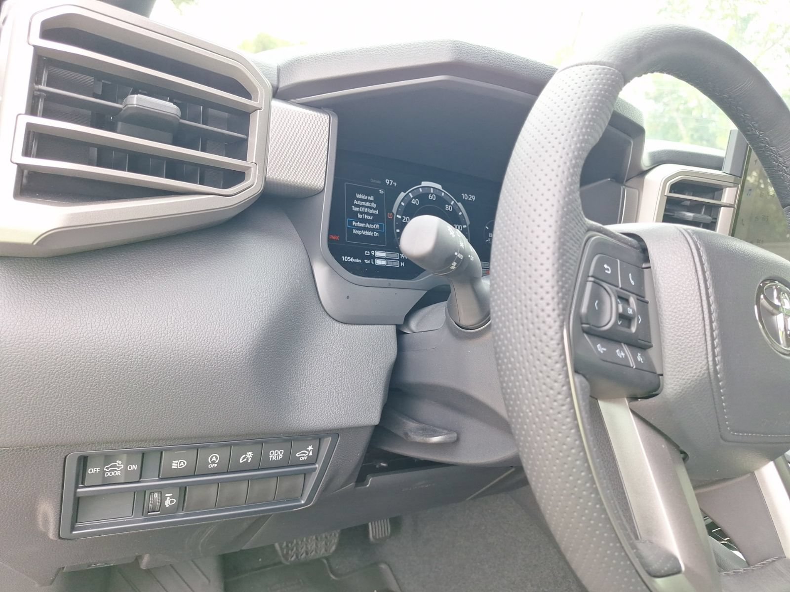 Used 2026 Toyota Tundra Limited AWD/4WD image 19