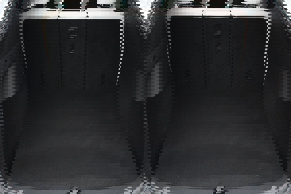 Used 2020 Tesla Model Y Long Range image 11