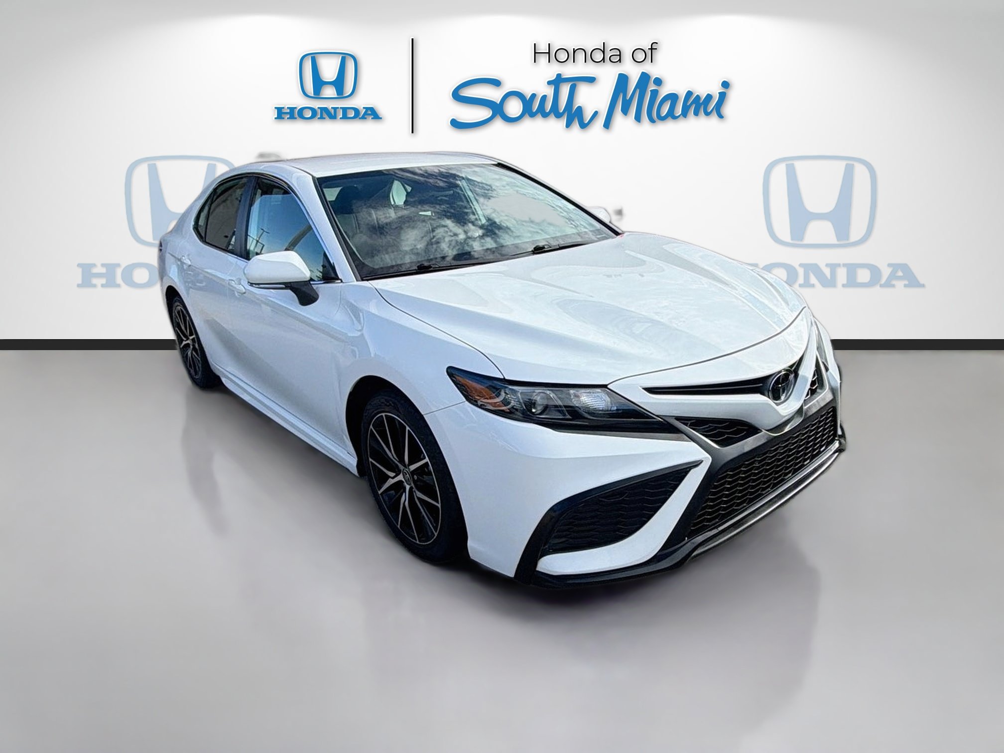 Used 2023 Toyota Camry SE