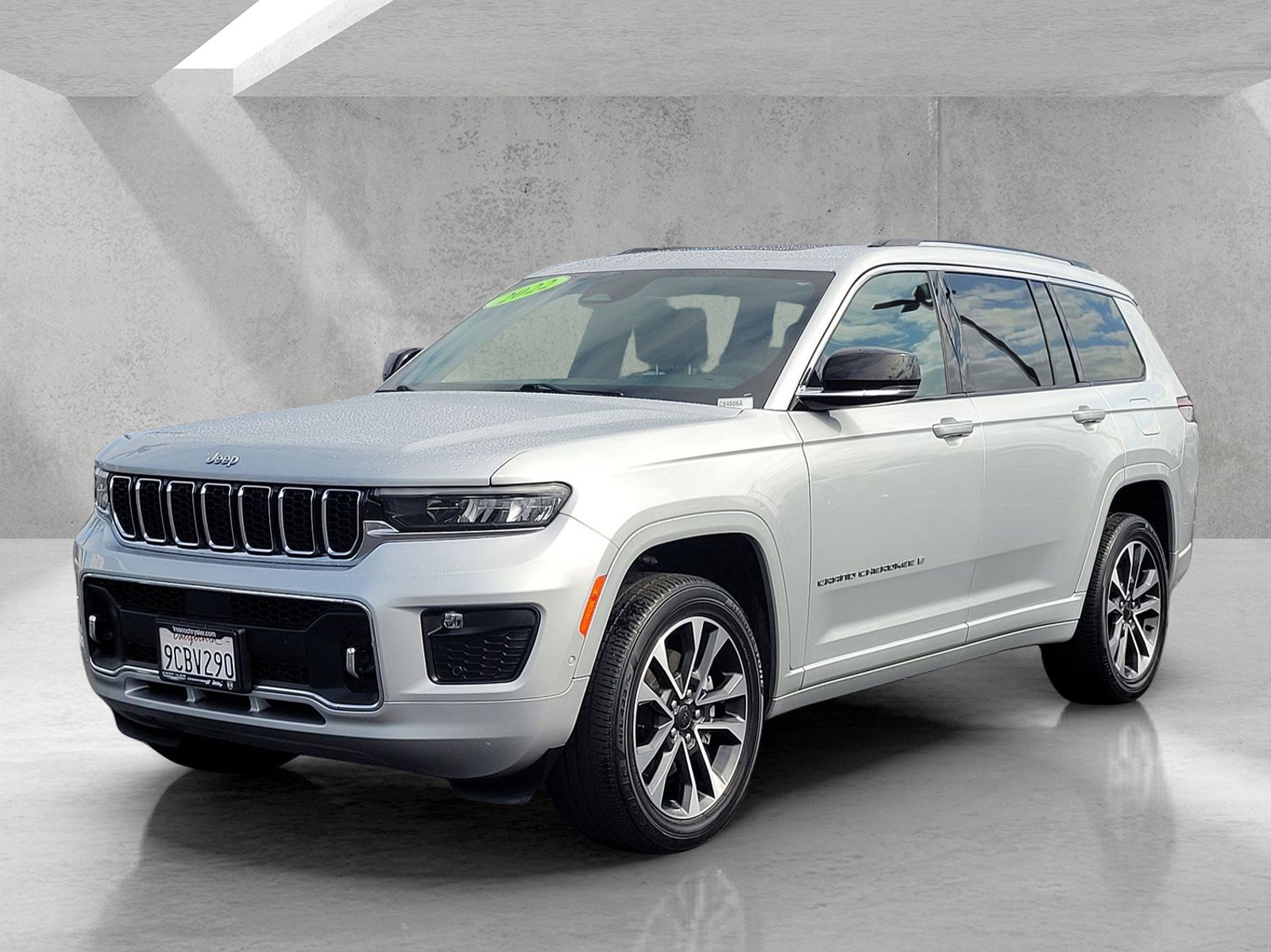 Used 2022 Jeep Grand Cherokee L Overland RWD image 8