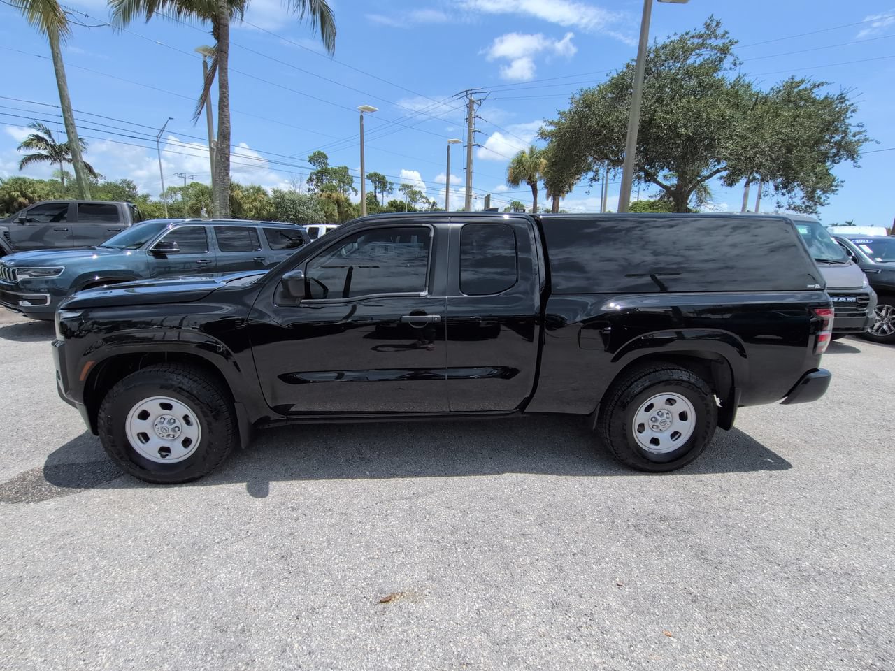 Used 2023 Nissan Frontier S w/ Technology Package RWD image 8