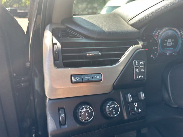 Used 2018 GMC Yukon Denali w/ Denali Ultimate Package AWD/4WD image 16