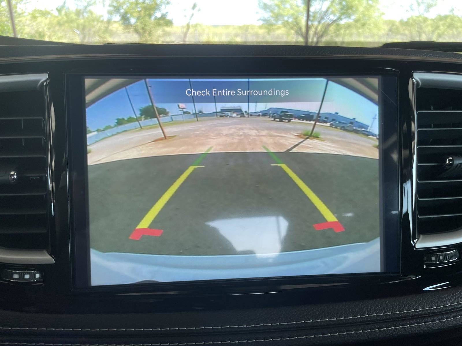 New 2025 Chrysler Pacifica Select w/ Fav Edition Package image 13