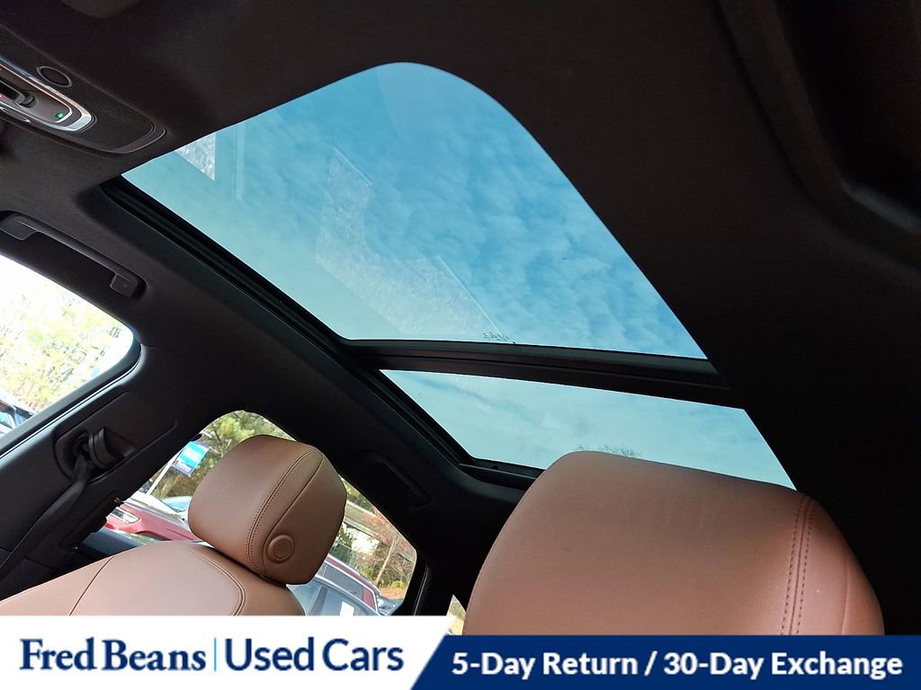 Used 2023 Audi e-tron Premium image 17