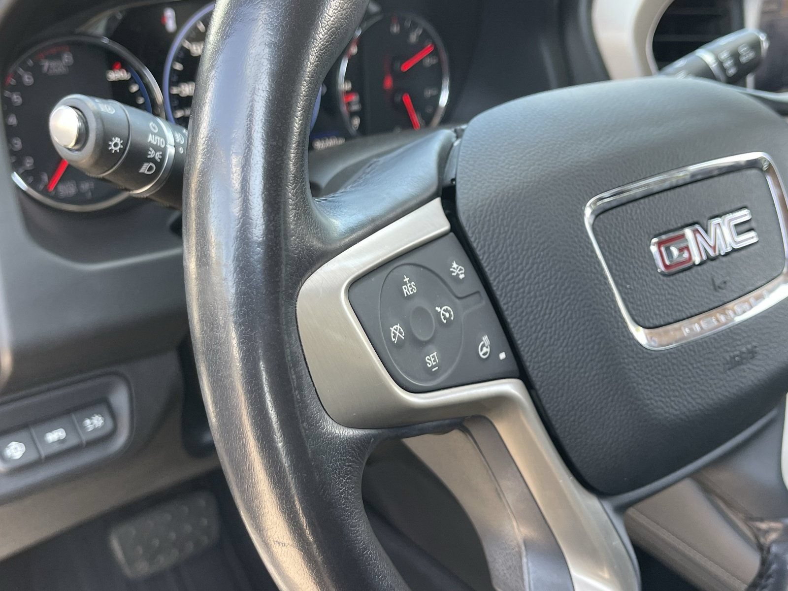 Certified 2021 GMC Acadia Denali w/ Denali Ultimate Package AWD/4WD image 26