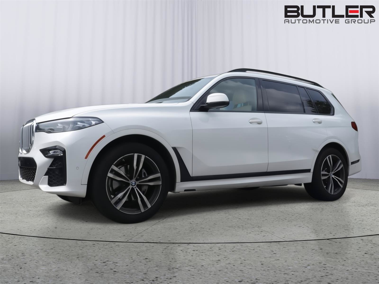 Used 2022 BMW X7 xDrive40i w/ M Sport Package AWD/4WD image 1