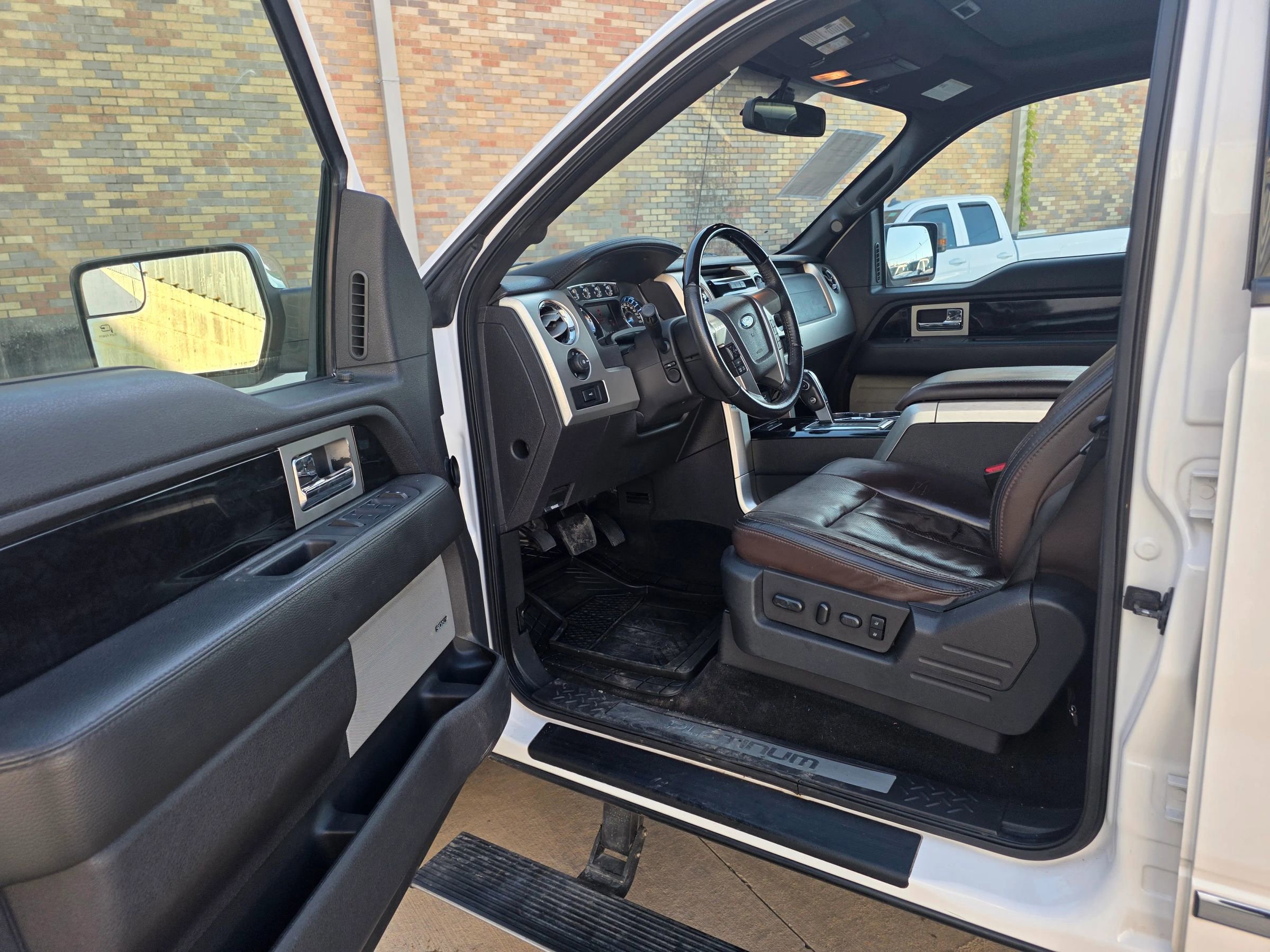 Used 2011 Ford F150 Platinum AWD/4WD image 22