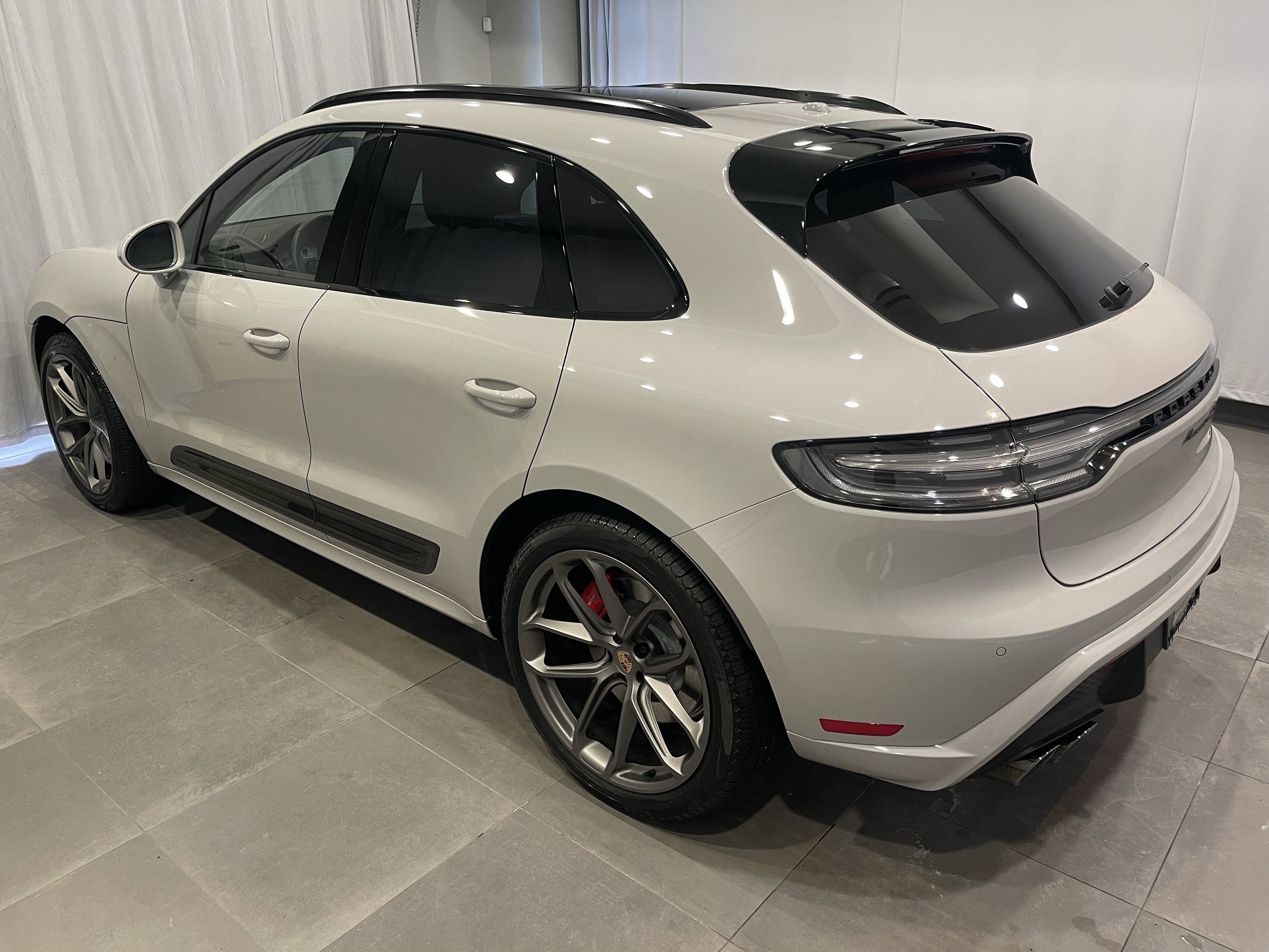Used 2025 Porsche Macan GTS image 4