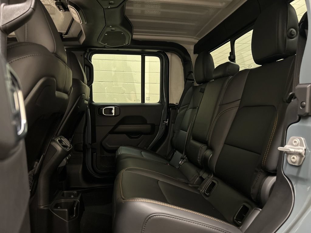 New 2026 Jeep Gladiator Sport AWD/4WD image 8