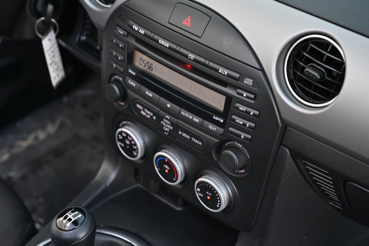 Used 2009 MAZDA MX-5 Miata Sport image 21