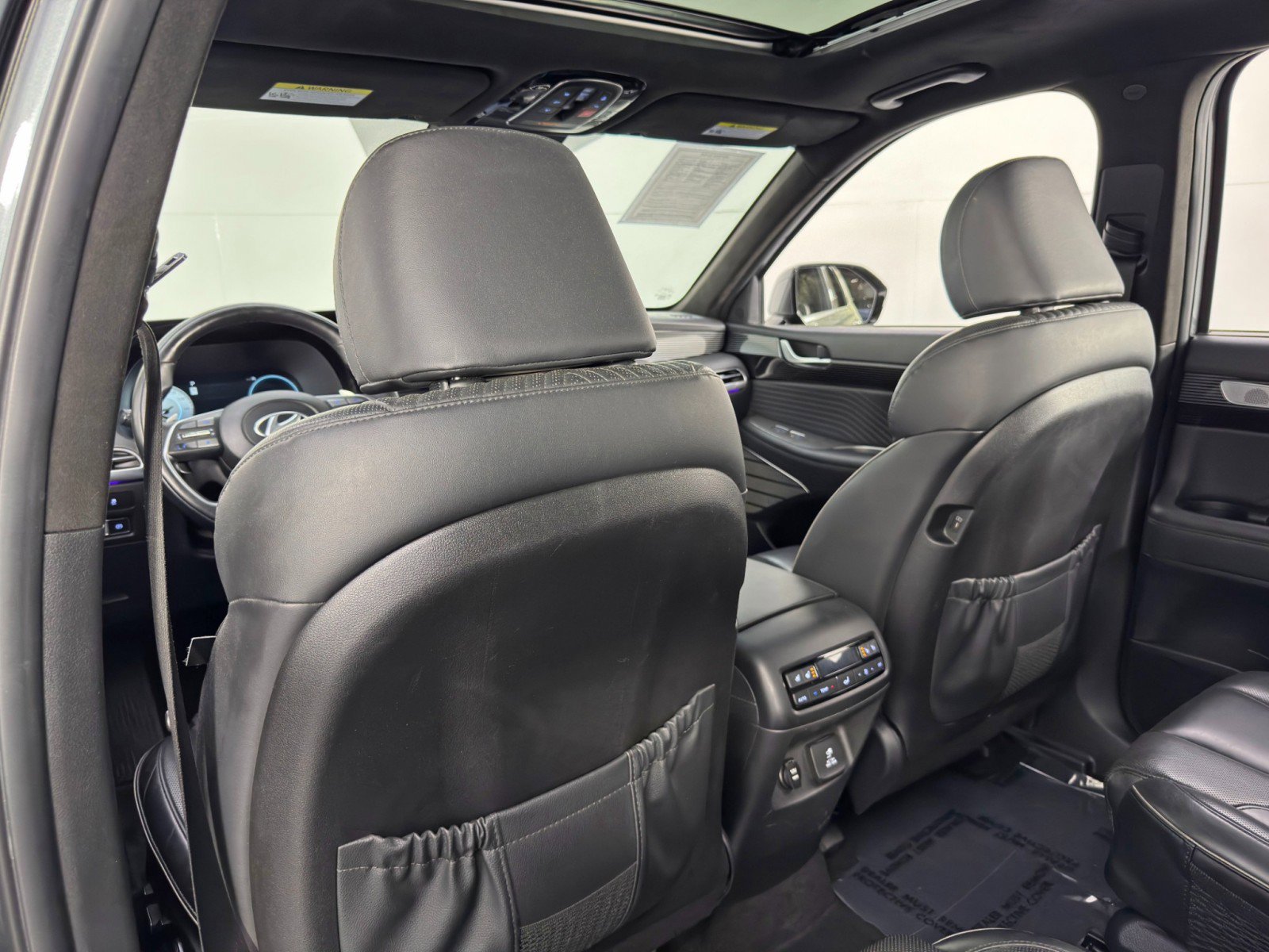 Used 2023 Hyundai Palisade Calligraphy image 36