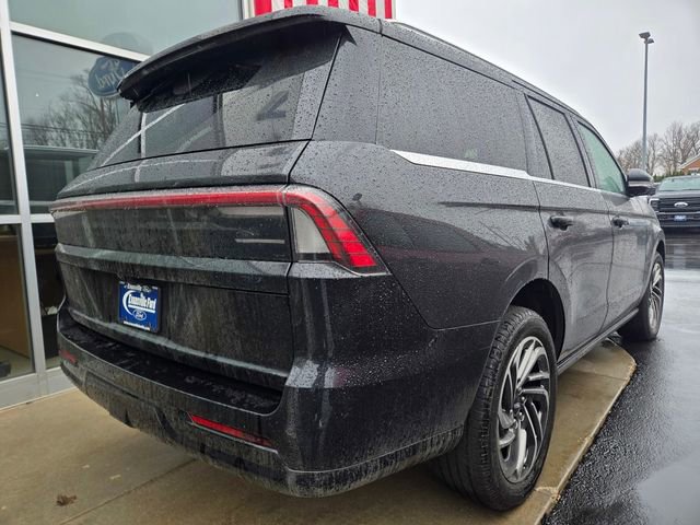 Used 2025 Lincoln Navigator Reserve image 4