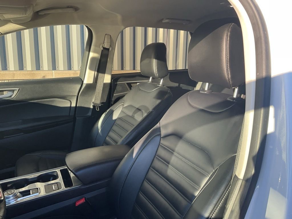 Used 2023 Ford Edge SEL w/ Convenience Package image 9