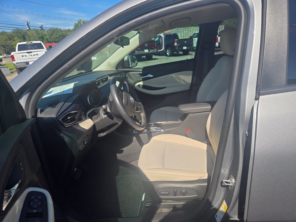Used 2023 Buick Encore GX Preferred w/ Cold Weather Comfort Package FWD image 7