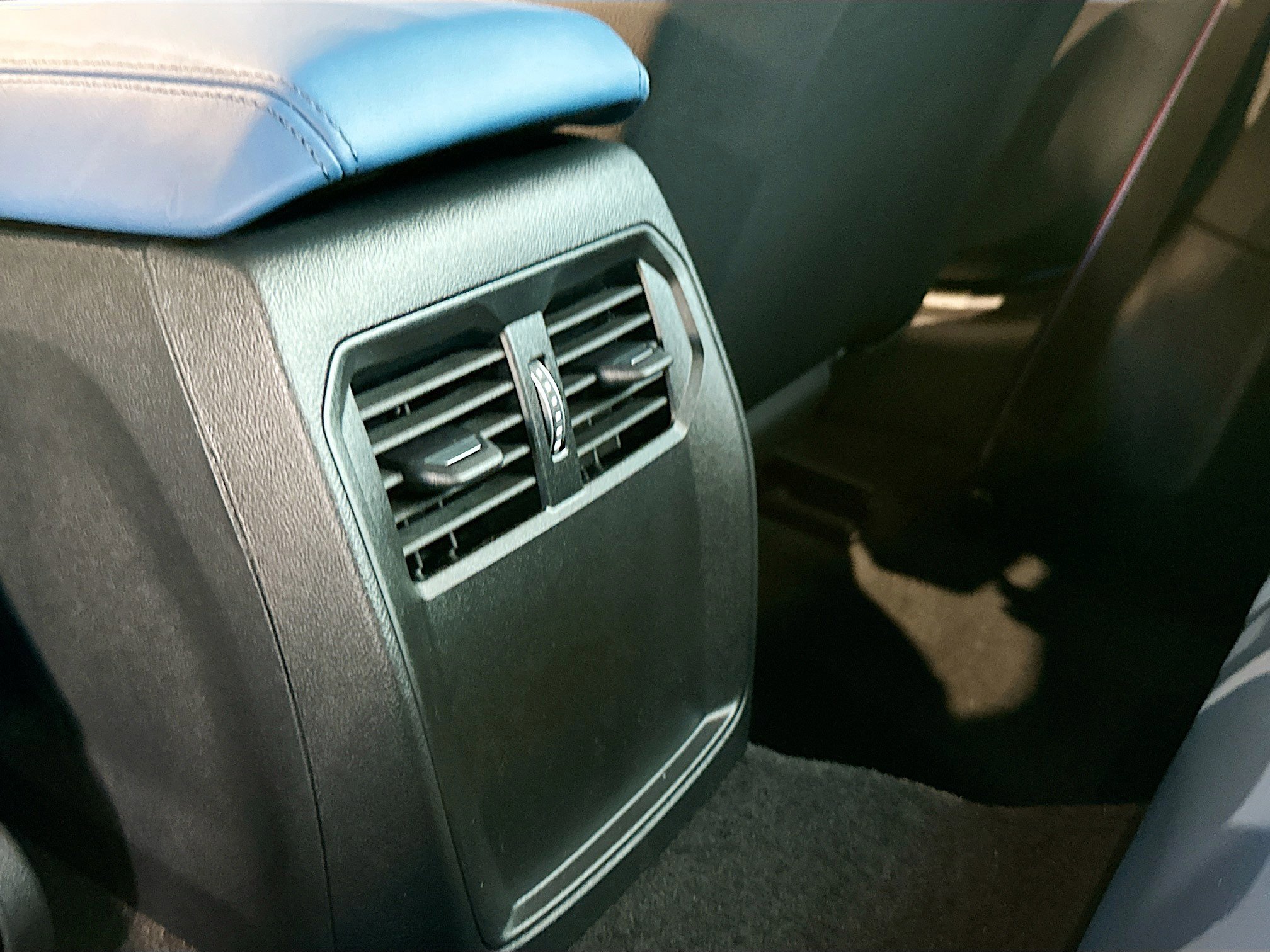 New 2026 BMW M4 xDrive Competition w/ M Carbon Exterior Package image 18