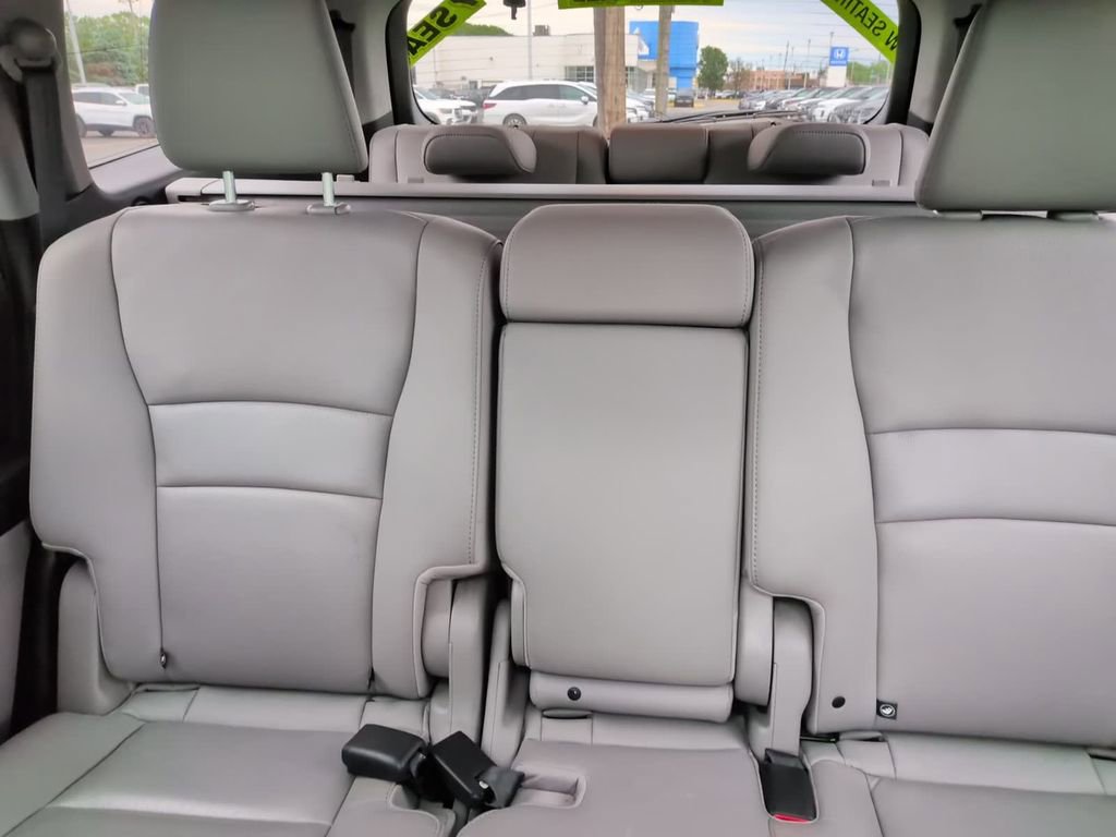 Used 2018 Honda Pilot Touring image 30