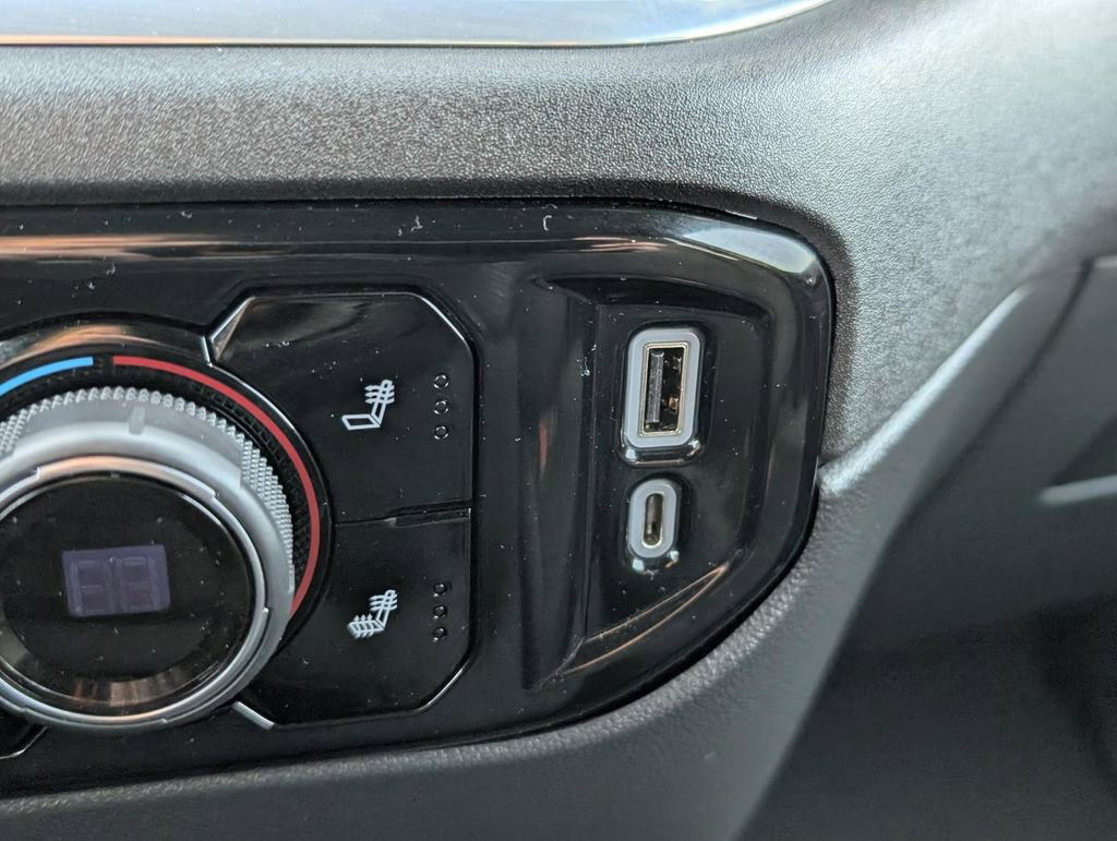 Used 2022 Chevrolet Silverado 1500 LT image 29