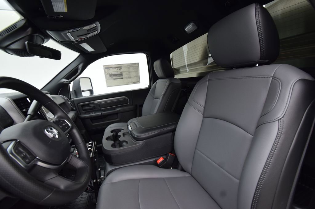 New 2026 RAM 5500 Tradesman w/ Chrome Appearance Group image 40