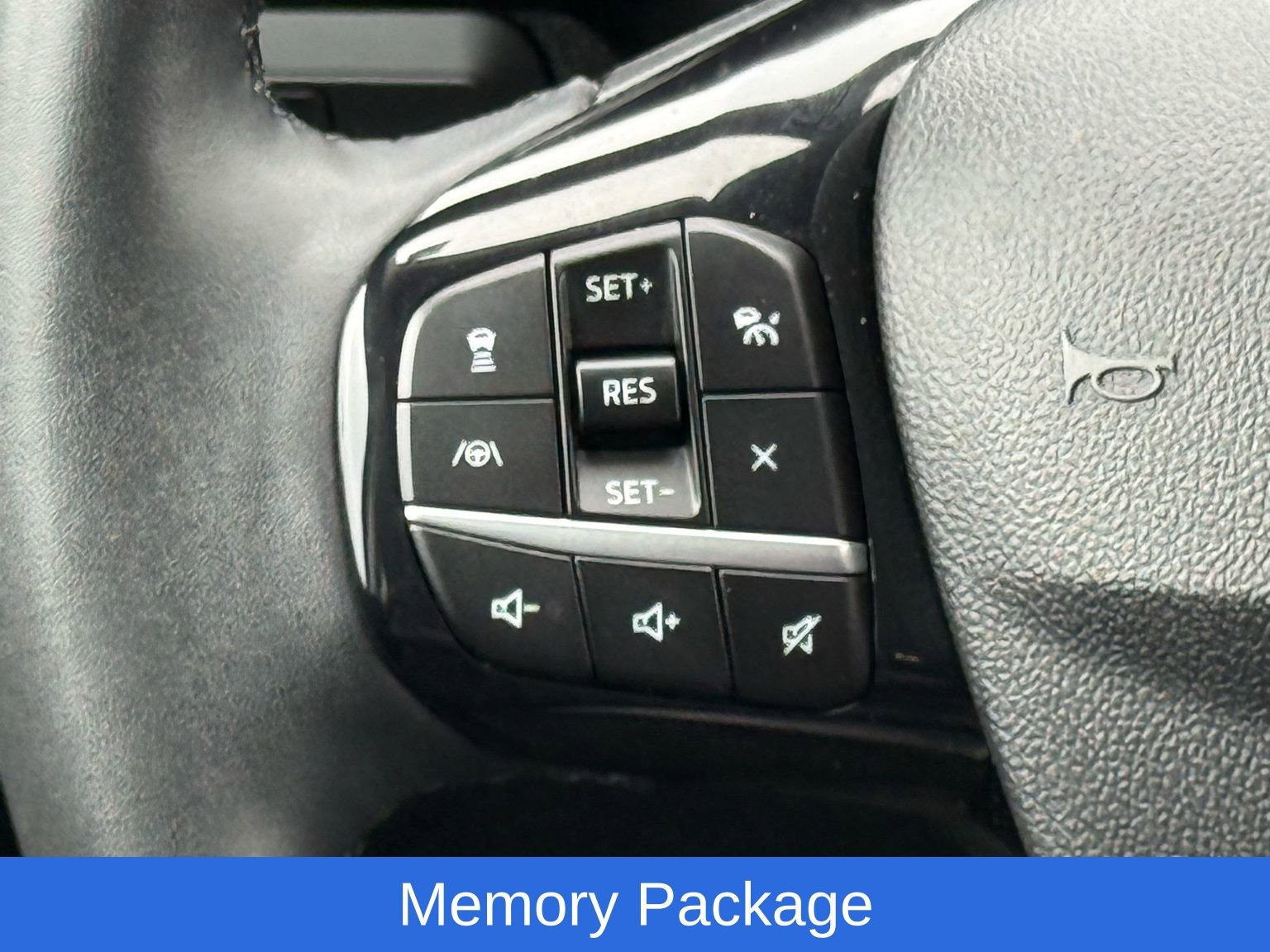 Used 2022 Ford Escape SEL w/ Technology Package image 32