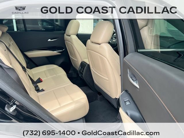 Used 2024 Cadillac XT4 Luxury w/ Cold Weather Package FWD image 8