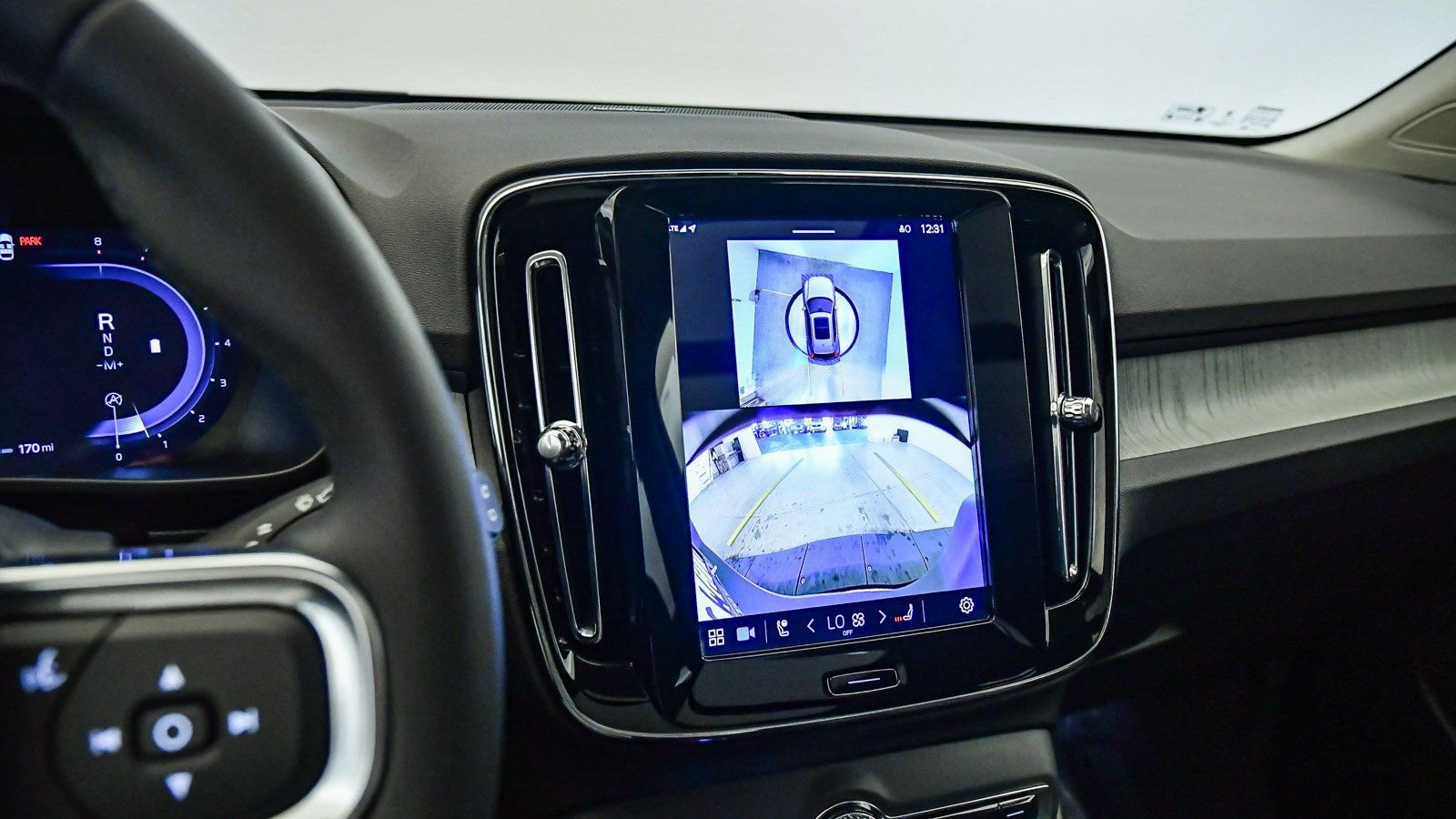 Certified 2025 Volvo XC40 B5 Ultra w/ Climate Package image 25