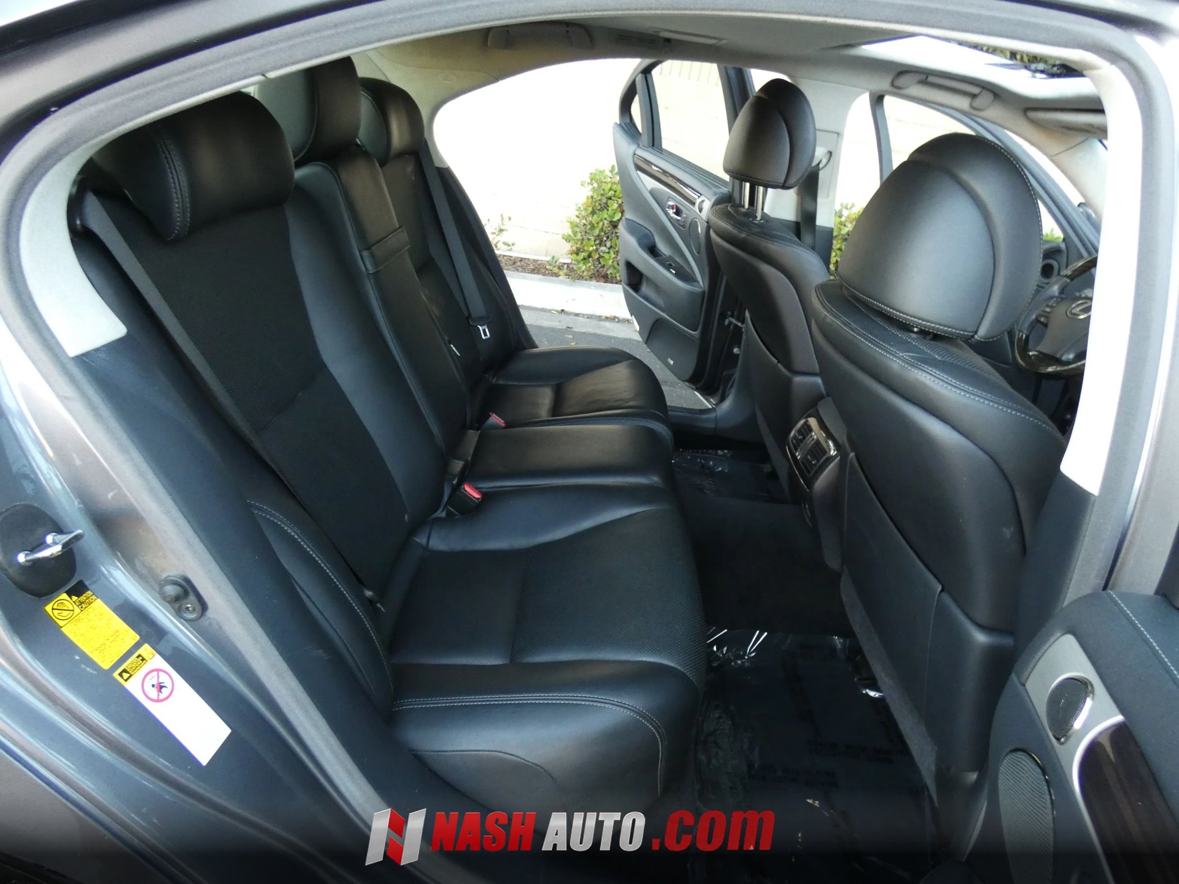 Used 2013 Lexus LS 460 w/ Ultra Luxury Pkg RWD image 40